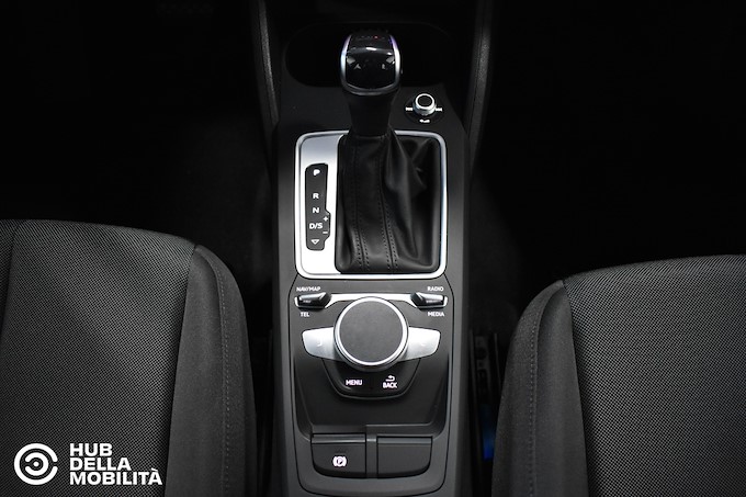 AUDI Q2 30 TDI S tronic Business